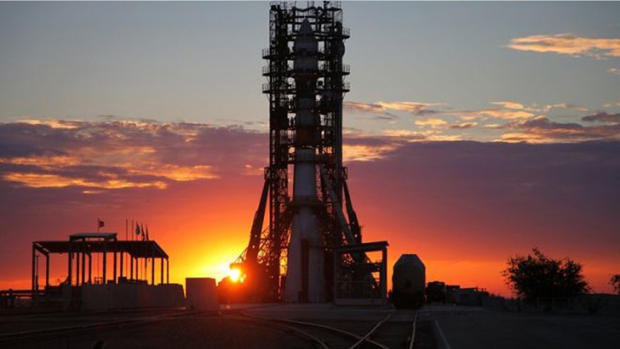 Soyuz on launch pad.jpg